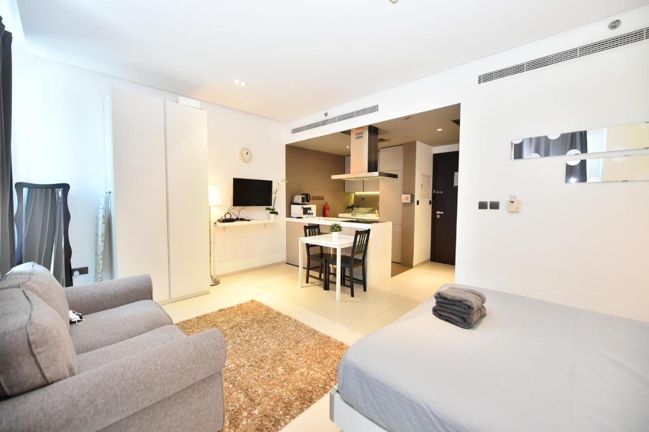 Cozy Studio Apt In Marina - Near Metro, Beach & Mall Lägenhet Dubai Exteriör bild
