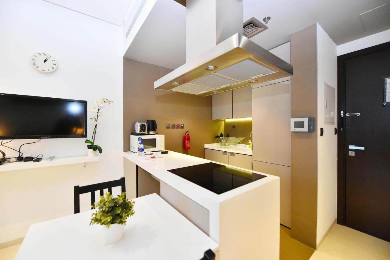 Cozy Studio Apt In Marina - Near Metro, Beach & Mall Lägenhet Dubai Exteriör bild