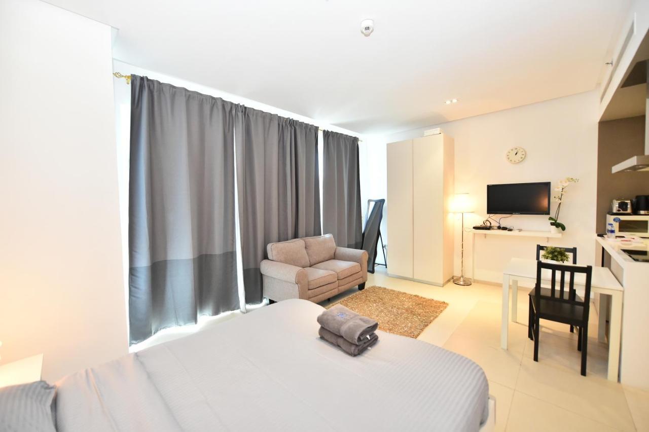 Cozy Studio Apt In Marina - Near Metro, Beach & Mall Lägenhet Dubai Exteriör bild