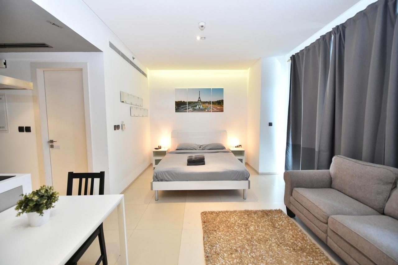 Cozy Studio Apt In Marina - Near Metro, Beach & Mall Lägenhet Dubai Exteriör bild